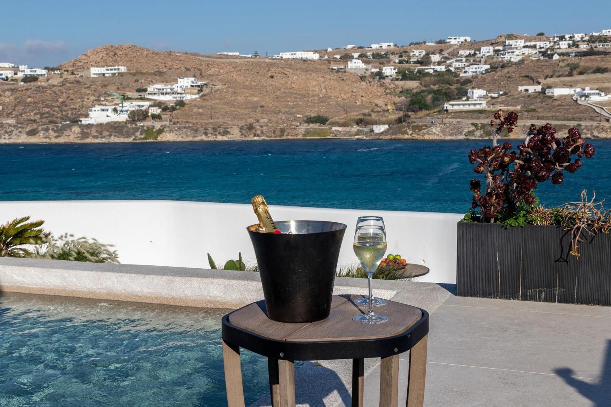 Aeonic Suites And Spa Mykonos Town Экстерьер фото